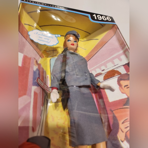 2009 My Favorite Career Pan Am Stewardess Barbie 1966 Reproduction Mattel - Picture 9 of 11
